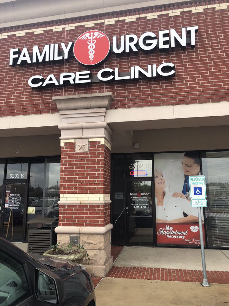 Front entrance of Family Urgent Care Clinic in Missouri City, Texas